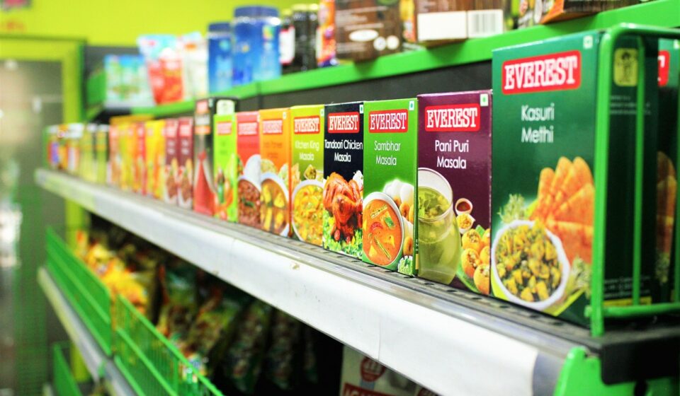 grocery, store, retail, supermarket, market, shop, food, customer, shopping, purchase, woman, buy, sale, consumer, mall, shelf, shopper, buying, everest, hypermarket, basket, interior, grocery, grocery, grocery, grocery, grocery, supermarket, supermarket