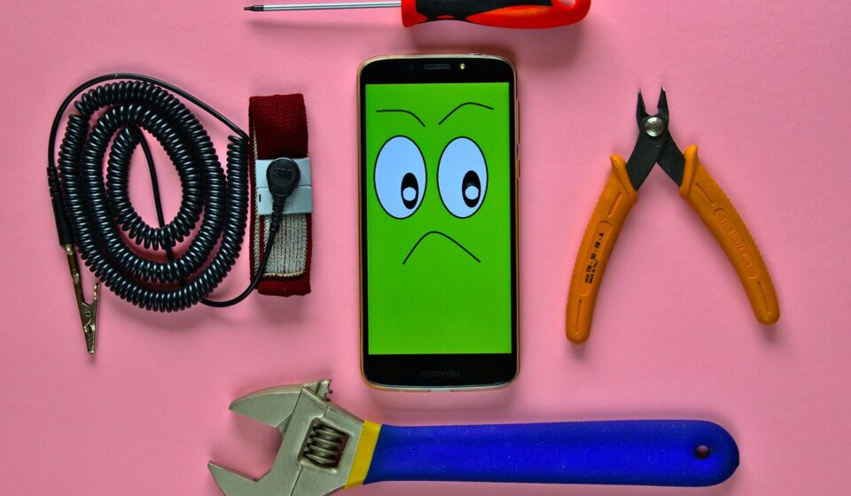 smartphone, wire cutting pliers, screwdriver, english people, anti-static band, phone, repair, mobile, service, cellphone, wrist extension band, pink
