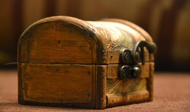 chest, box, little box, package, box, box, box, box, box, little box