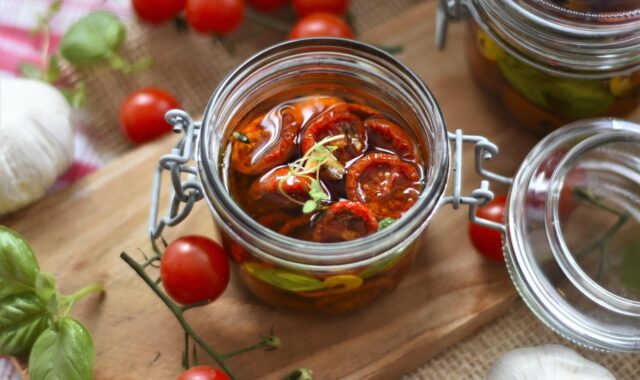 tomatoes, oil, herbs, cook, dry, oven, olive oil, healthy, grilling, canning, durable, food, vegetables, yummy, vegetarian, red, ingredients, food photo, kitchen, oil, olive oil, canning, canning, canning, canning, canning, kitchen
