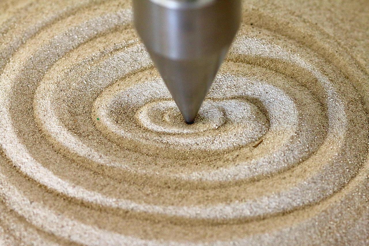 spiral, pendulum, sand, metal tip, pendulum figure, harmonious, geometric, pendulum, pendulum, pendulum, pendulum, pendulum