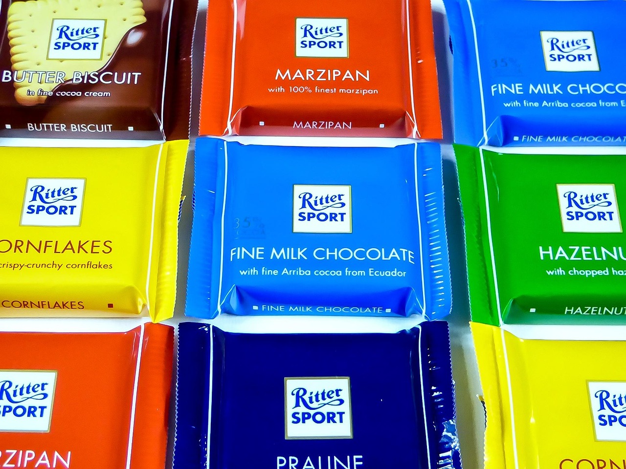 chocolate, food, sweetness, dessert, fine, special, color, blue, red, green, yellow, packaging