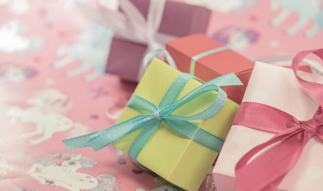 gift, parcel, package, ribbon, packet loop, christmas, christmas party, christmas decoration, give a gift, advent season, wrapped up, packed up, happy mothers day, gift wrapping, surprise, gifts, children's birthday, date of birth, decoration, pleasure, multicoloured, coloured